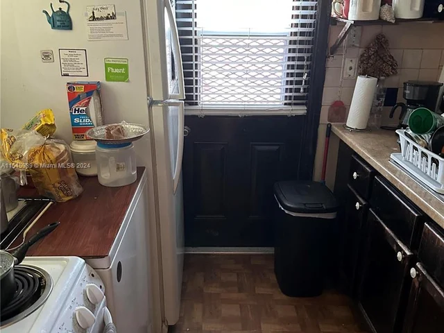 1713 Lauderdale Manor Dr, Fort Lauderdale FL 33311