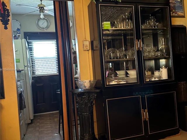 1713 Lauderdale Manor Dr, Fort Lauderdale FL 33311