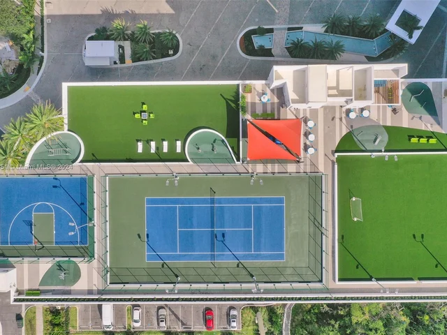 16385 Biscayne Blvd, North Miami Beach FL 33160