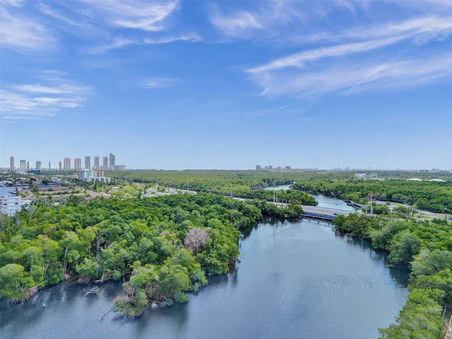 16385 Biscayne Blvd, North Miami Beach FL 33160