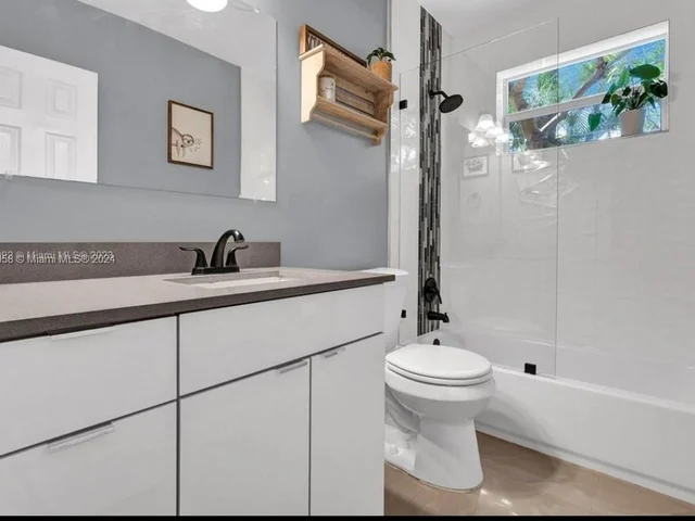 1811 N 40th Ave, Hollywood FL 33021