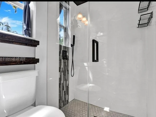 1811 N 40th Ave, Hollywood FL 33021