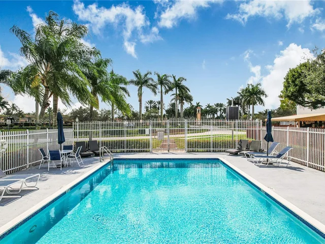 2527 SW 153rd Pl # 2527, Miami FL 33185