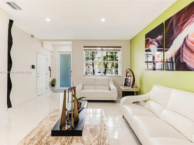 2527 SW 153rd Pl # 2527, Miami FL 33185