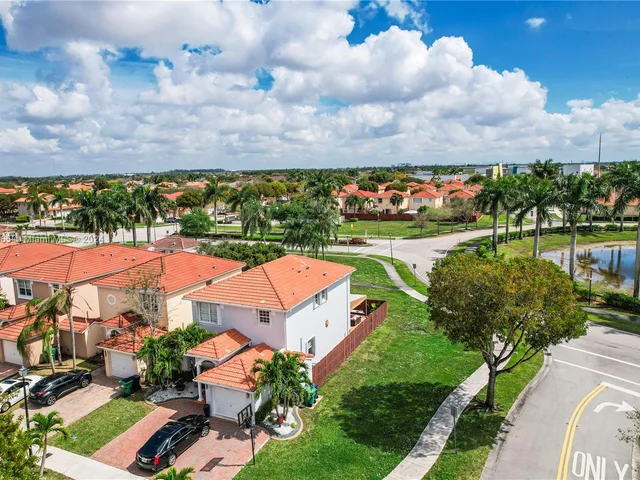 2527 SW 153rd Pl # 2527, Miami FL 33185