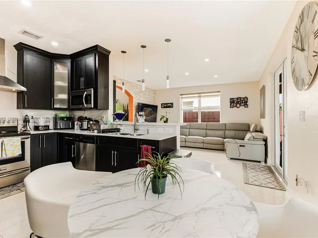 2527 SW 153rd Pl # 2527, Miami FL 33185