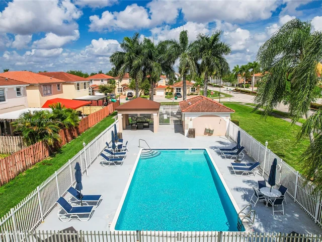 2527 SW 153rd Pl # 2527, Miami FL 33185