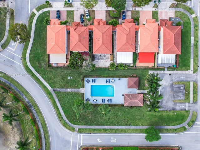 2527 SW 153rd Pl # 2527, Miami FL 33185