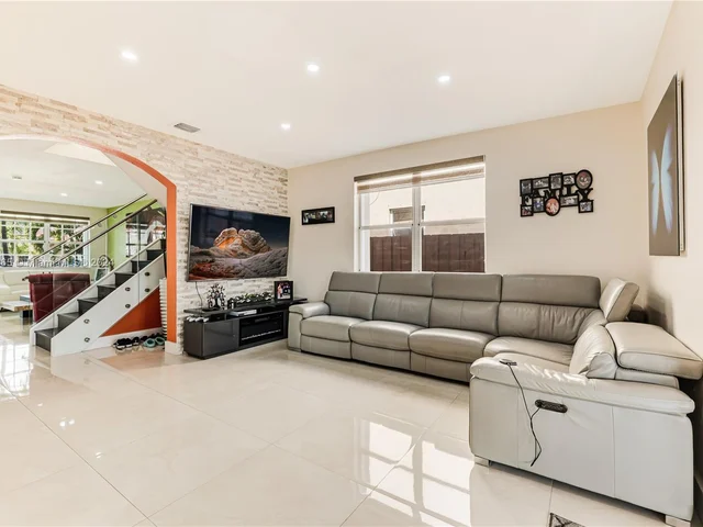 2527 SW 153rd Pl # 2527, Miami FL 33185