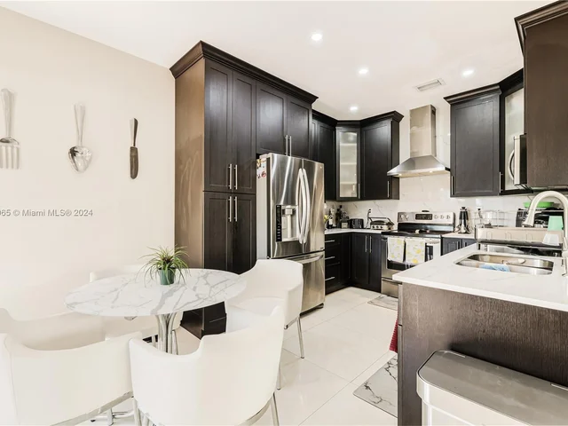 2527 SW 153rd Pl # 2527, Miami FL 33185