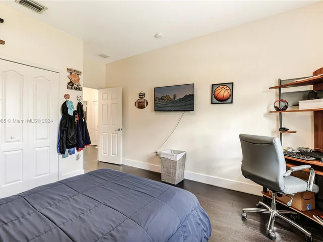 2527 SW 153rd Pl # 2527, Miami FL 33185