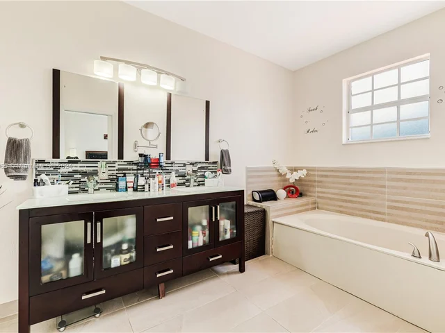 2527 SW 153rd Pl # 2527, Miami FL 33185