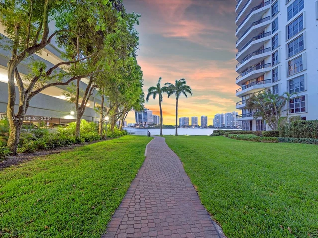 3530 Mystic Pointe Dr # 309, Aventura FL 33180