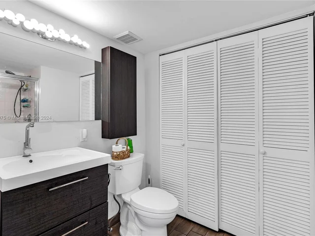 3530 Mystic Pointe Dr # 309, Aventura FL 33180