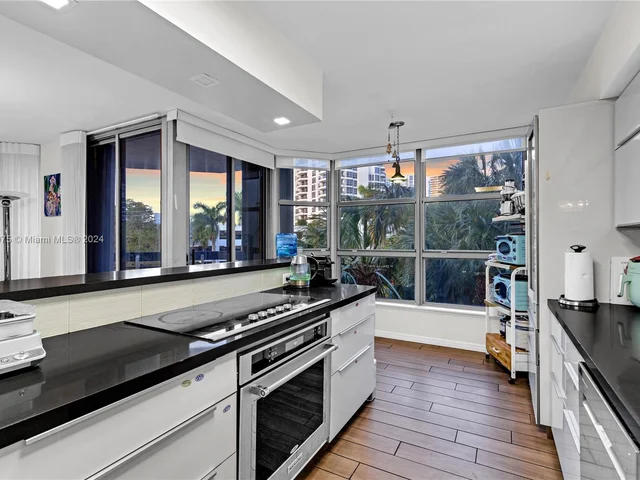 3530 Mystic Pointe Dr # 309, Aventura FL 33180