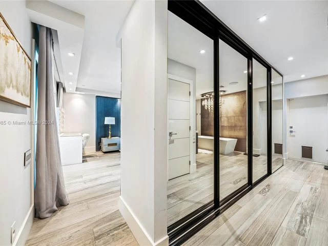 5820 Palm Tree Rd, Plantation FL 33317