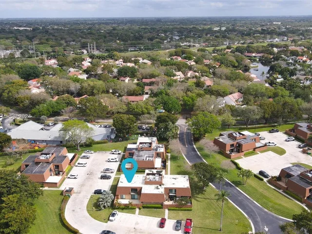 2600 Garden Ct, Cooper City FL 33026