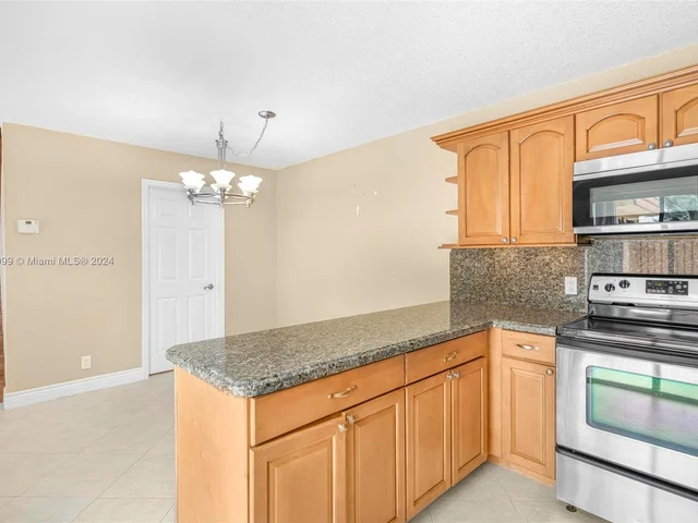 2600 Garden Ct, Cooper City FL 33026