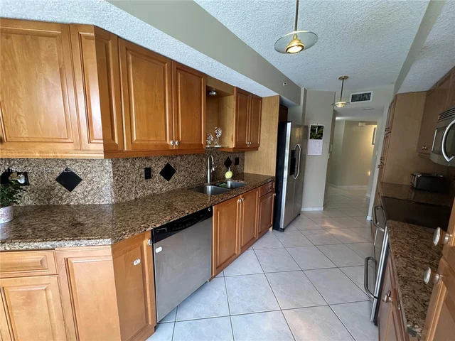 17275 Collins Ave # 301, Sunny Isles Beach FL 33160