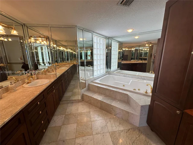 17275 Collins Ave # 301, Sunny Isles Beach FL 33160