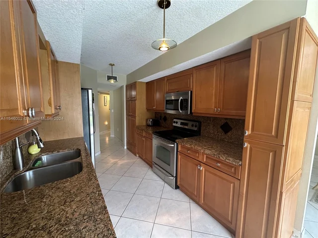 17275 Collins Ave # 301, Sunny Isles Beach FL 33160