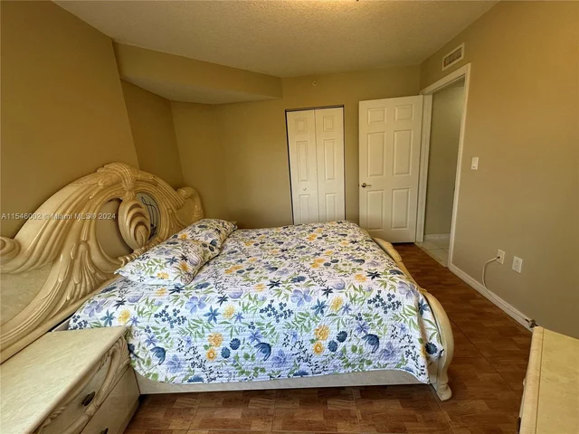 17275 Collins Ave # 301, Sunny Isles Beach FL 33160