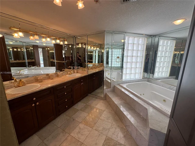 17275 Collins Ave # 301, Sunny Isles Beach FL 33160