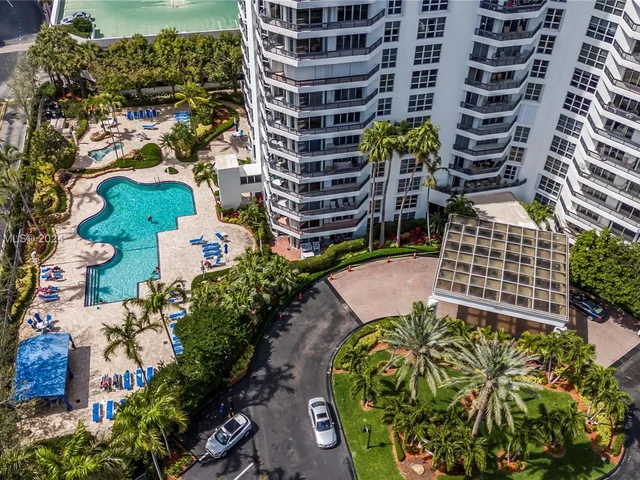 3500 Mystic Pointe Dr # 801, Aventura FL 33180