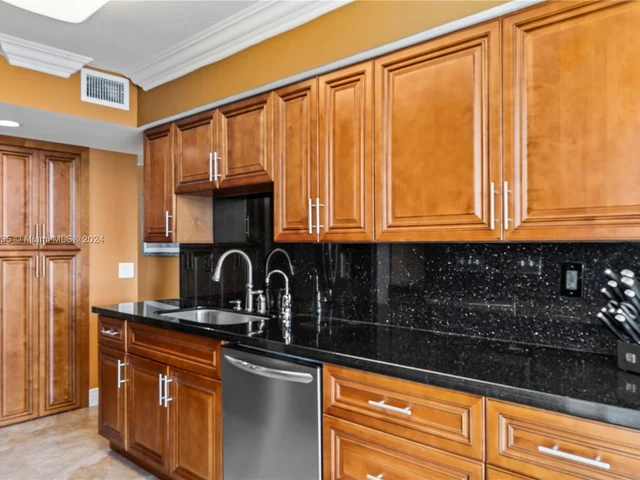 3500 Mystic Pointe Dr # 801, Aventura FL 33180