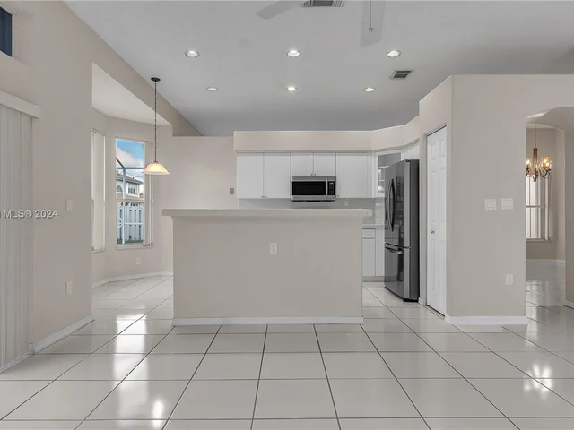 19113 NW 23rd Ct, Pembroke Pines FL 33029