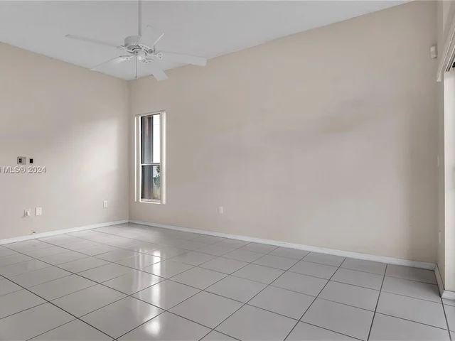 19113 NW 23rd Ct, Pembroke Pines FL 33029