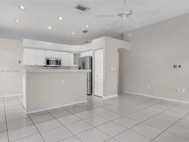 19113 NW 23rd Ct, Pembroke Pines FL 33029