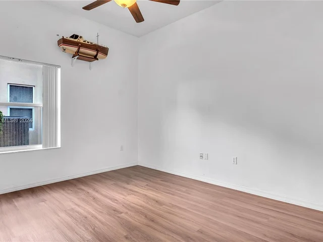 19113 NW 23rd Ct, Pembroke Pines FL 33029