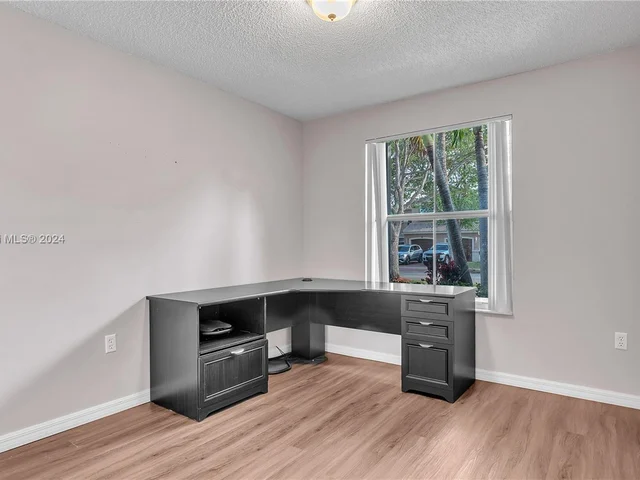 19113 NW 23rd Ct, Pembroke Pines FL 33029