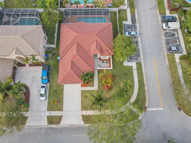 19113 NW 23rd Ct, Pembroke Pines FL 33029