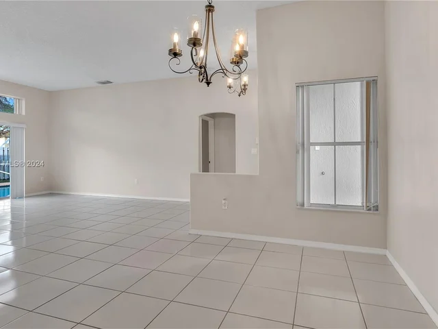 19113 NW 23rd Ct, Pembroke Pines FL 33029