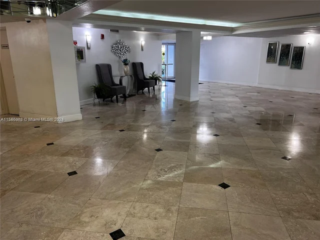 1000 Parkview Dr # 807, Hallandale Beach FL 33009