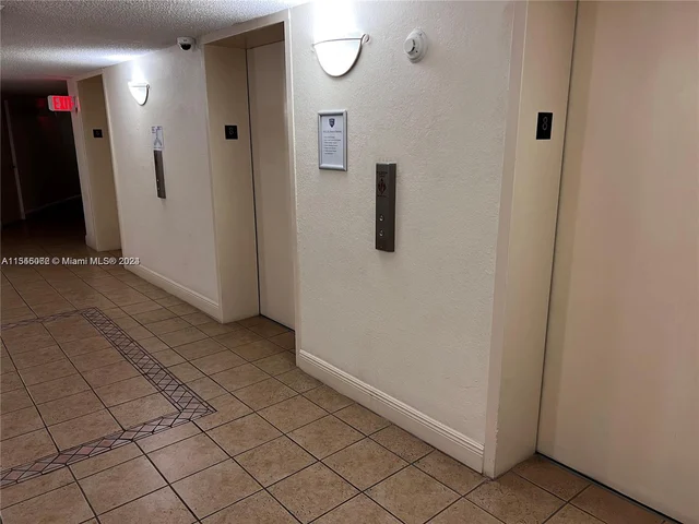 1000 Parkview Dr # 807, Hallandale Beach FL 33009