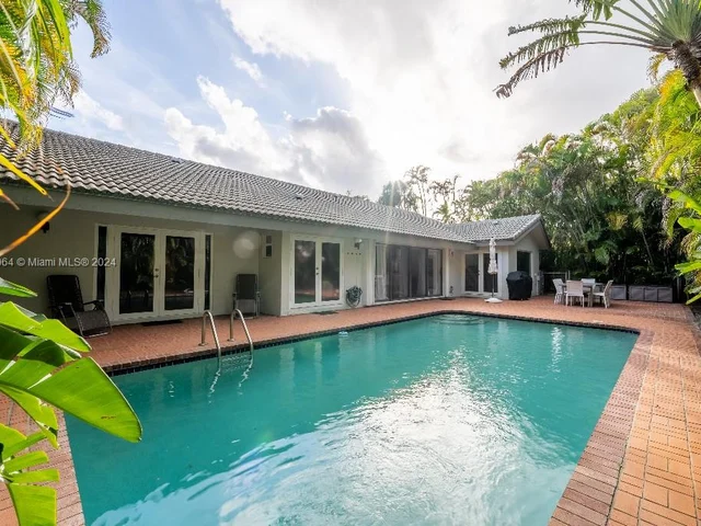 395 NW 89th Ln, Coral Springs FL 33071