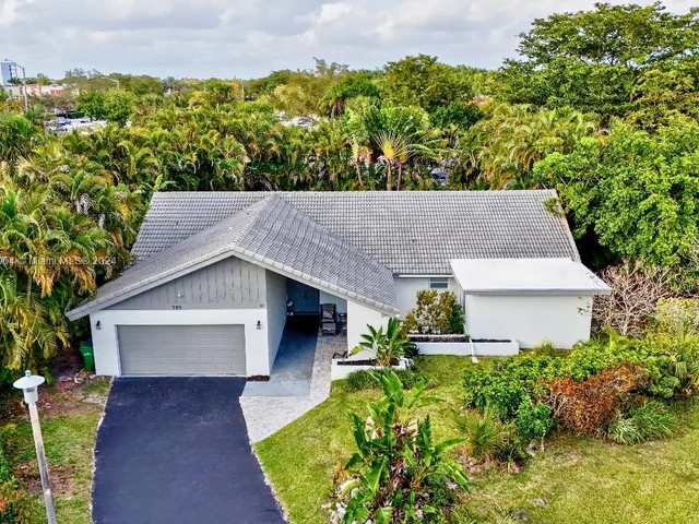 395 NW 89th Ln, Coral Springs FL 33071