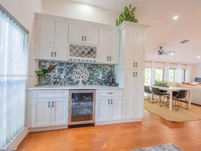 395 NW 89th Ln, Coral Springs FL 33071