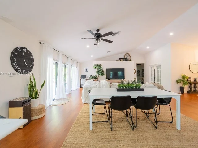 395 NW 89th Ln, Coral Springs FL 33071