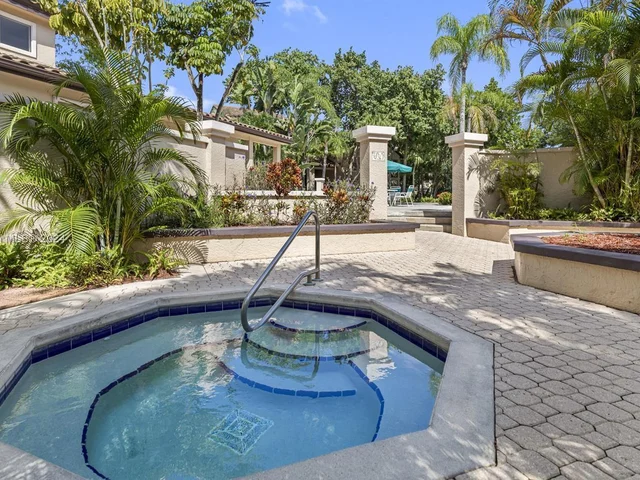 4341 W Mcnab Rd # 15, Pompano Beach FL 33069