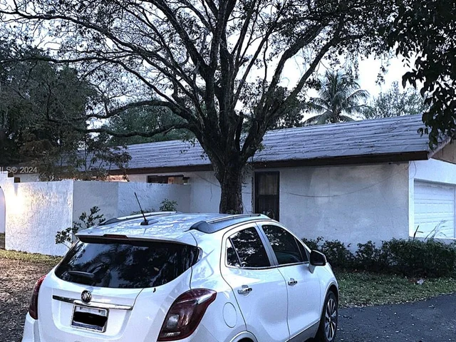 10704 SW 133rd Ter, Miami FL 33176