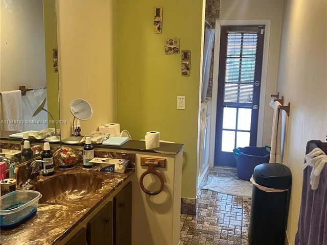 10704 SW 133rd Ter, Miami FL 33176