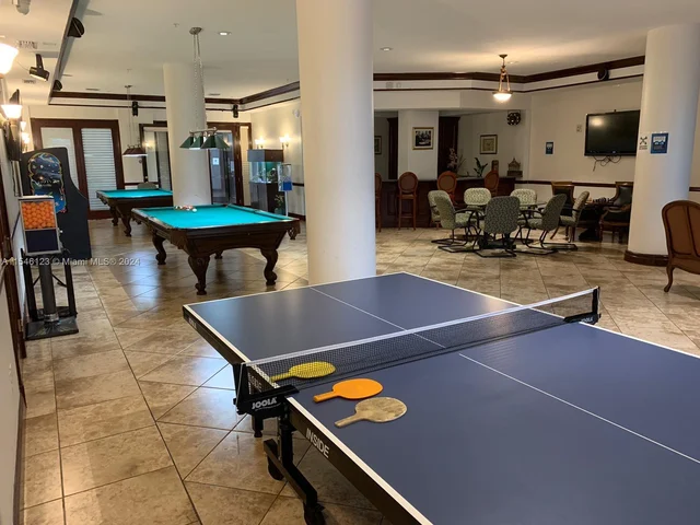 5077 NW 7th St, Miami FL 33126