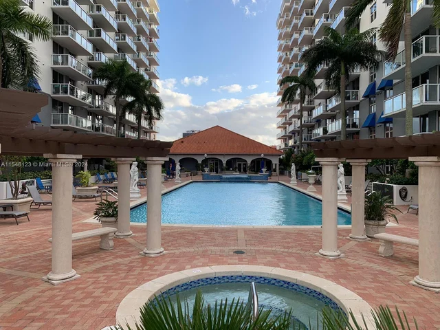 5077 NW 7th St, Miami FL 33126