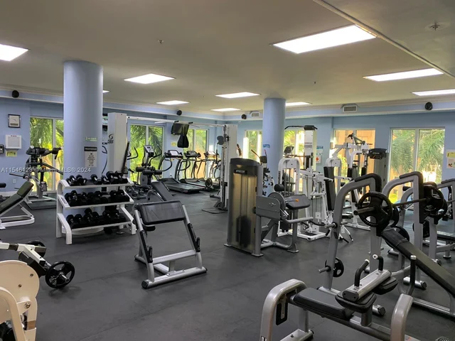 5077 NW 7th St, Miami FL 33126