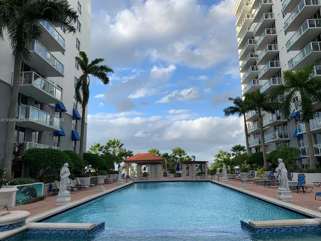 5077 NW 7th St, Miami FL 33126