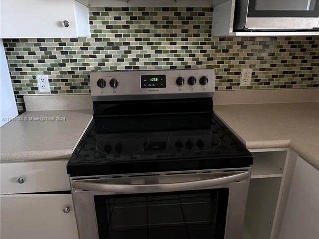 5077 NW 7th St, Miami FL 33126